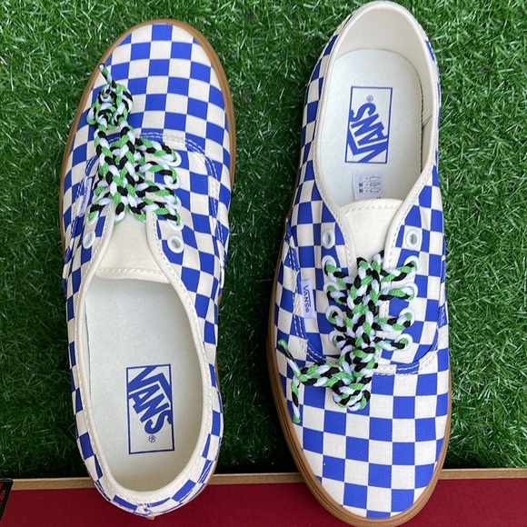 Vans Men’s Authentic
Checkerboard Blue/White
VN0009PVY6Z
Sneakers - Picture 13 of 16